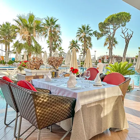 Ξενοδοχείο Fafa Premium &