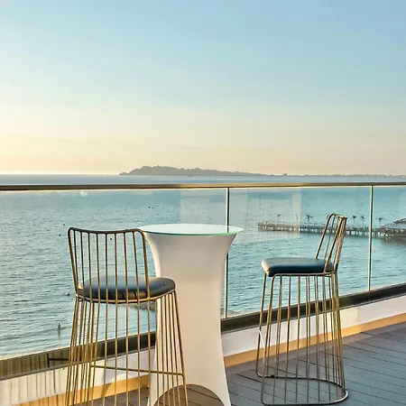 Fafa Premium & Hotell 5*