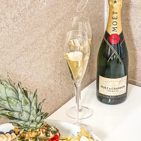 Fafa Premium & Hotell