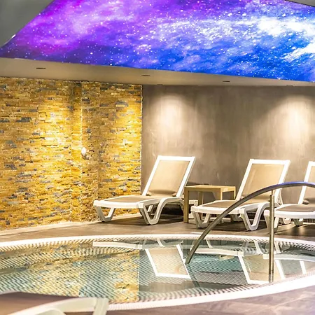 Fafa Premium & Hotell 5*