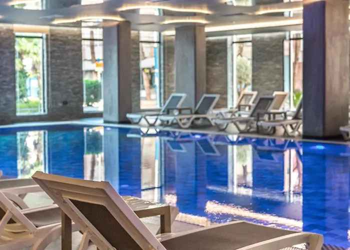 Ξενοδοχείο Fafa Premium & 5*