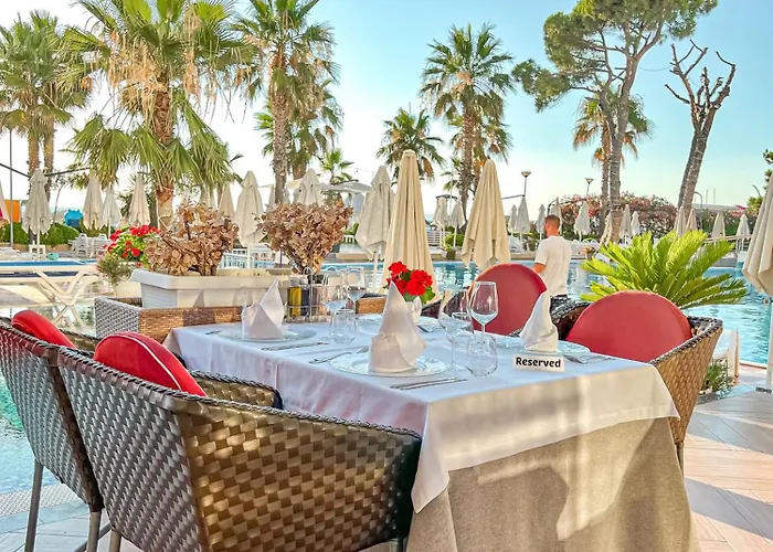 Ξενοδοχείο Fafa Premium &